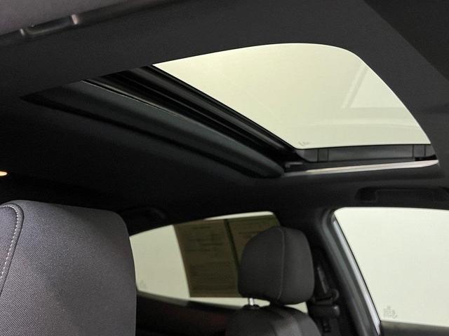 Photo of 2020 Platinum White Pearl Honda Civic