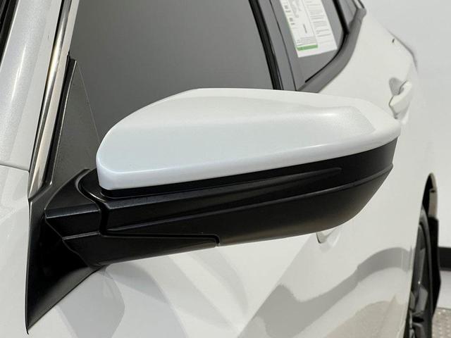 Photo of 2020 Platinum White Pearl Honda Civic