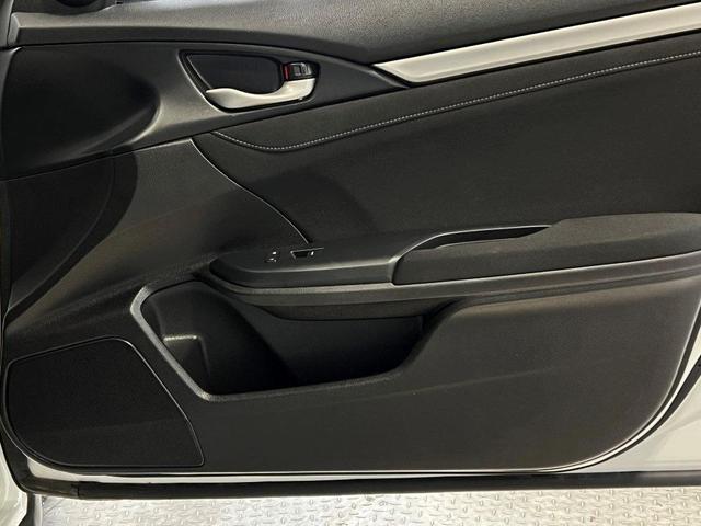 Photo of 2020 Platinum White Pearl Honda Civic