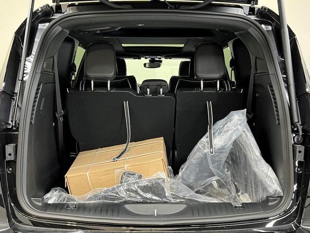 Photo of 2025 Diamond Black Chrysler Pacifica