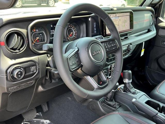 Photo of 2025 Black Clearcoat Jeep Gladiator