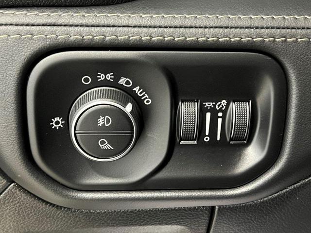 Photo of 2022 Mojave Sand Clearcoat RAM 1500