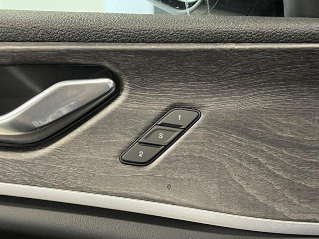 Photo of 2025 Diamond Black Jeep Grand Cherokee L