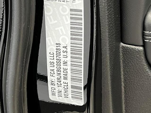 Photo of 2025 Diamond Black Jeep Grand Cherokee L