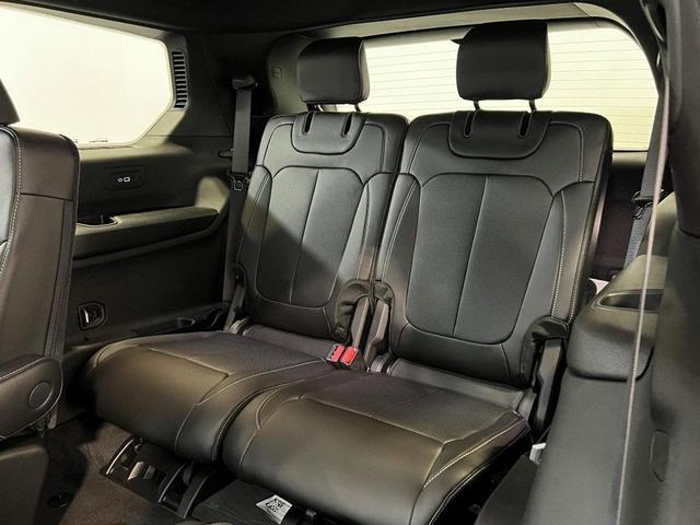 Photo of 2025 Diamond Black Jeep Grand Cherokee L