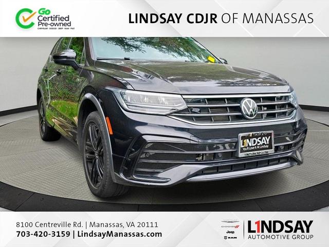 Photo of 2022 Deep Black Pearl Effect Volkswagen Tiguan