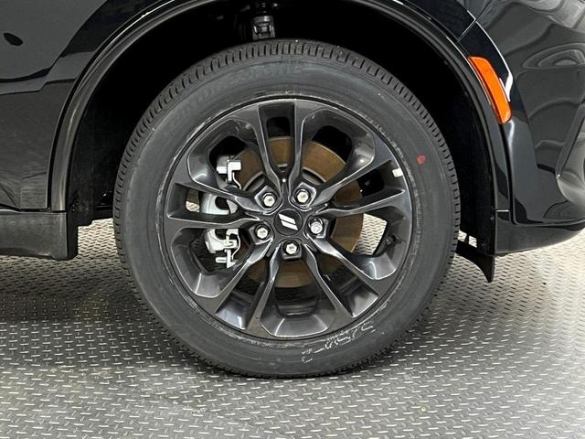 Photo of 2025 DB Black Crystal Clearcoat Dodge Durango