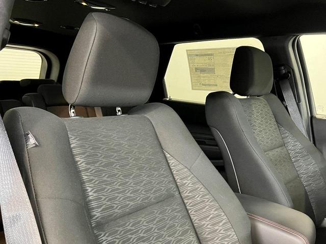 Photo of 2025 DB Black Crystal Clearcoat Dodge Durango