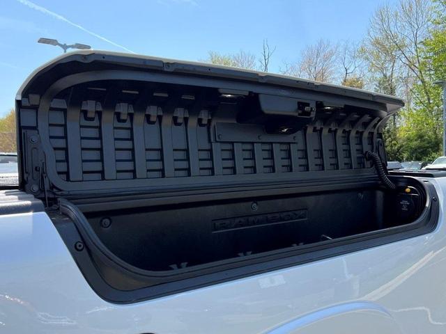 Photo of 2025 Ivory White RAM 1500