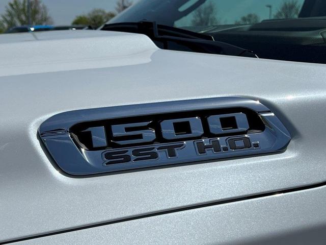 Photo of 2025 Ivory White RAM 1500