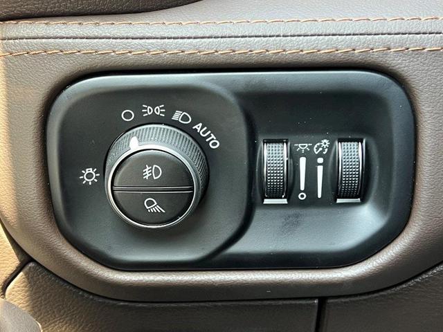 Photo of 2025 Ivory White RAM 1500