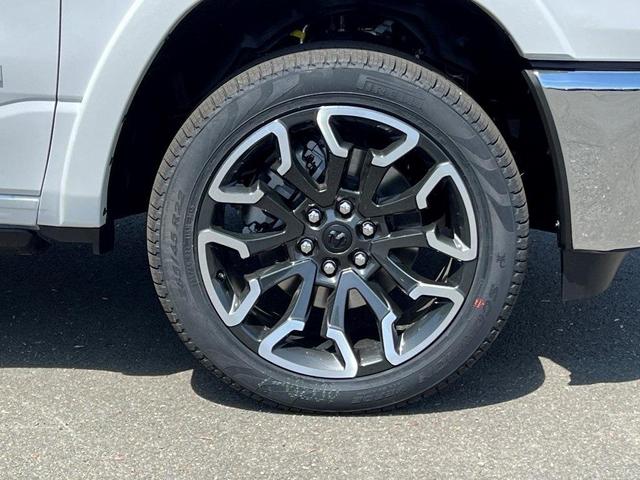 Photo of 2025 Ivory White RAM 1500
