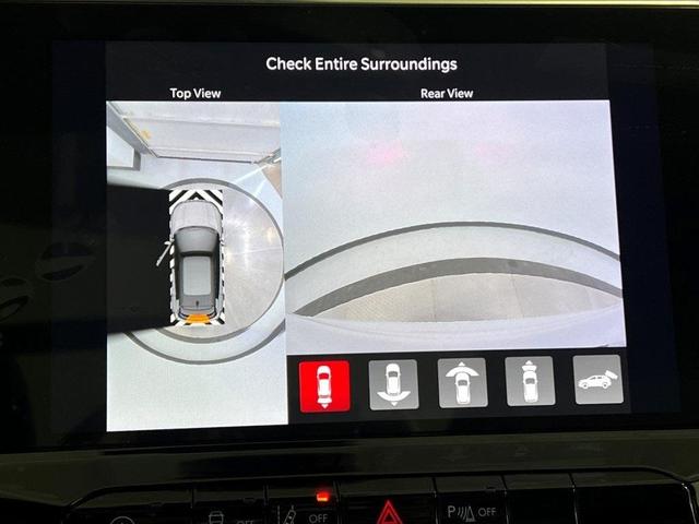 Photo of 2025 Bright White Clearcoat Jeep Compass