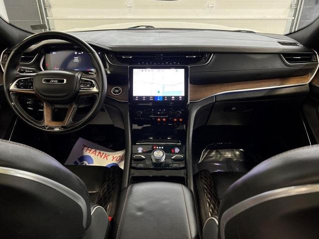 Photo of 2022 Bright White Clearcoat Jeep Grand Cherokee