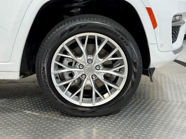 Photo of 2022 Bright White Clearcoat Jeep Grand Cherokee
