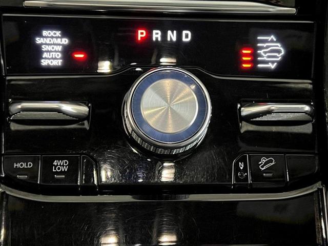 Photo of 2022 Bright White Clearcoat Jeep Grand Cherokee