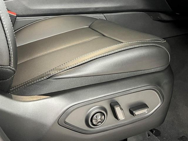Photo of 2025 Bright White Clearcoat Jeep Grand Cherokee L