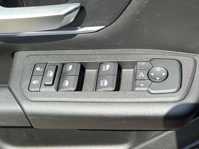 Photo of 2025 Diamond Black RAM 1500