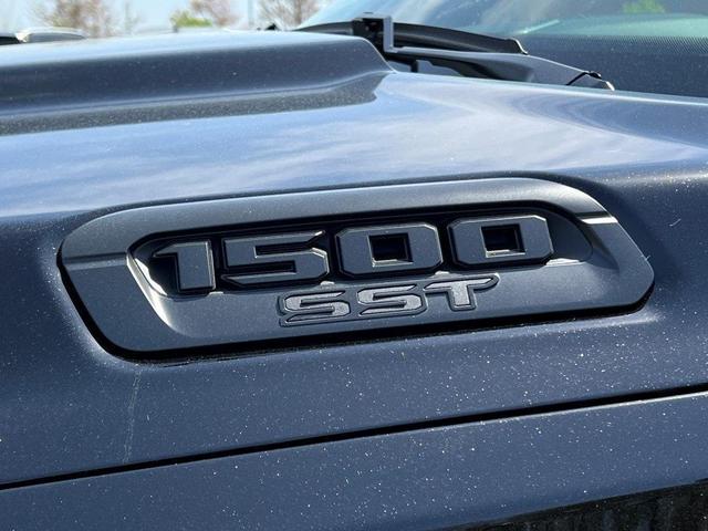 Photo of 2025 Diamond Black RAM 1500