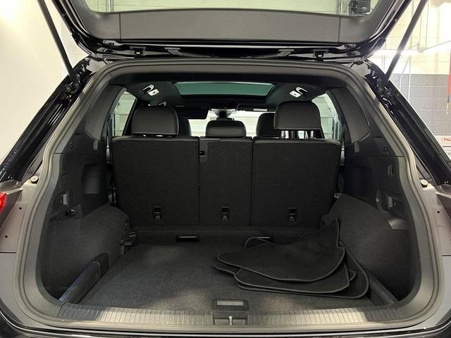 Photo of 2023 Deep Black Pearl Effect Volkswagen Tiguan