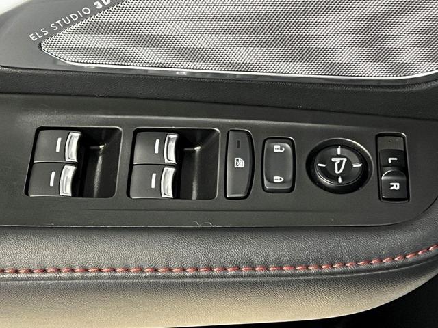 Photo of 2021 Apex Blue Pearl Acura RDX