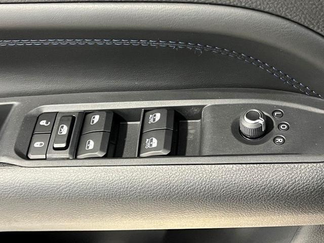 Photo of 2025 Diamond Black Jeep Compass