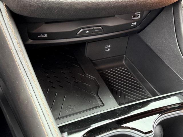 Photo of 2026 Diamond Black Chrysler Pacifica