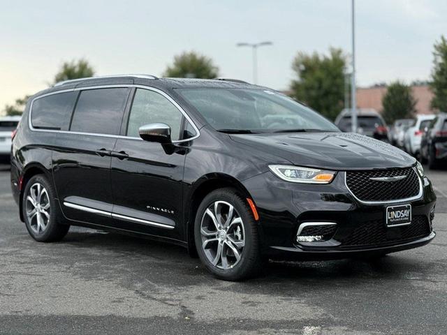 Photo of 2026 Diamond Black Chrysler Pacifica