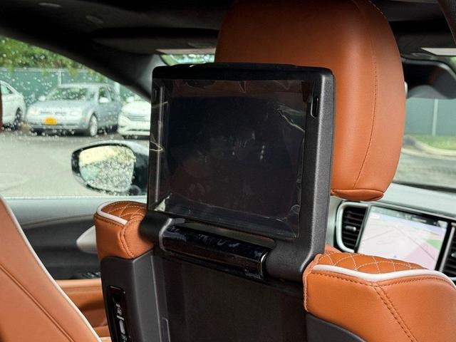 Photo of 2026 Diamond Black Chrysler Pacifica