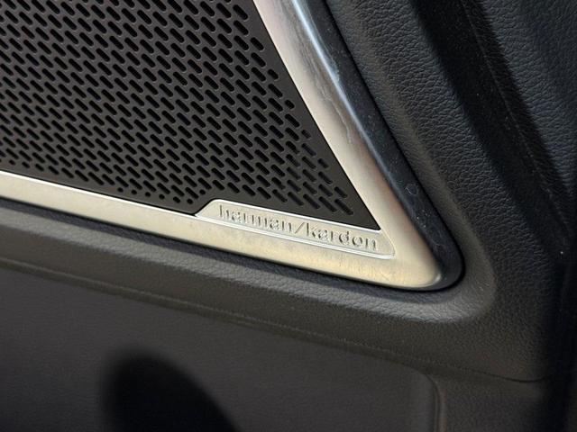 Photo of 2024 Ebony Black Kia Telluride