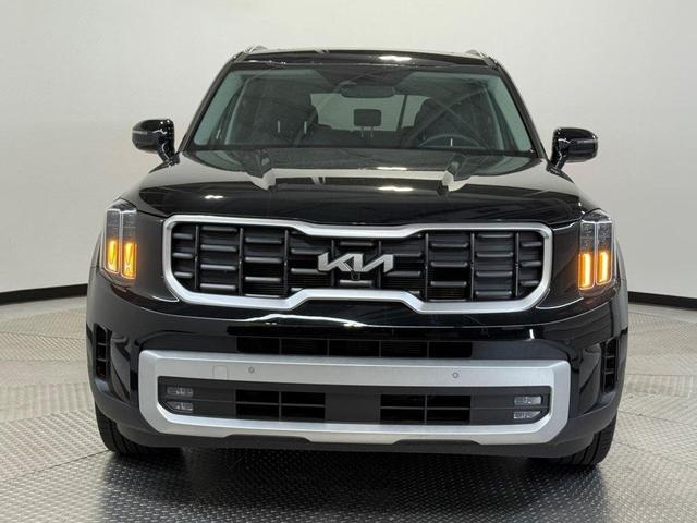 Photo of 2024 Ebony Black Kia Telluride