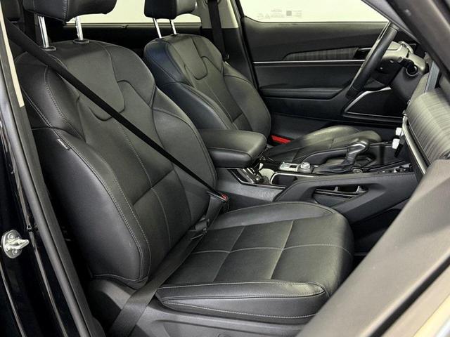 Photo of 2024 Ebony Black Kia Telluride