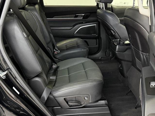 Photo of 2024 Ebony Black Kia Telluride