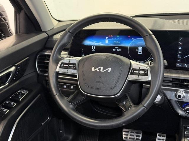 Photo of 2024 Ebony Black Kia Telluride