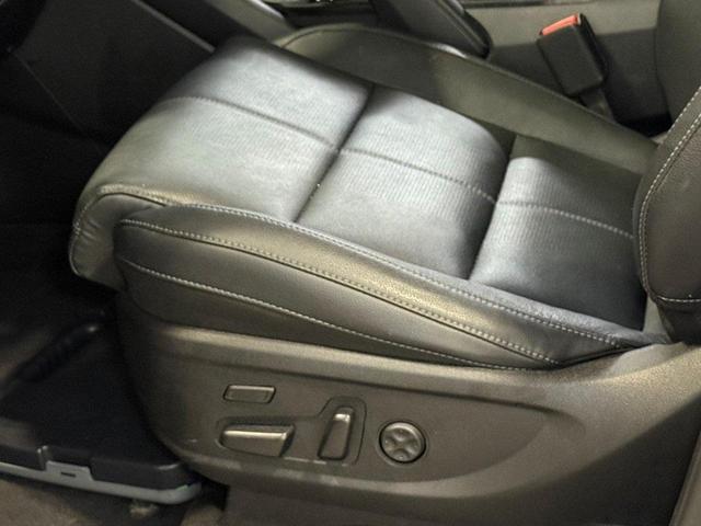Photo of 2024 Ebony Black Kia Telluride