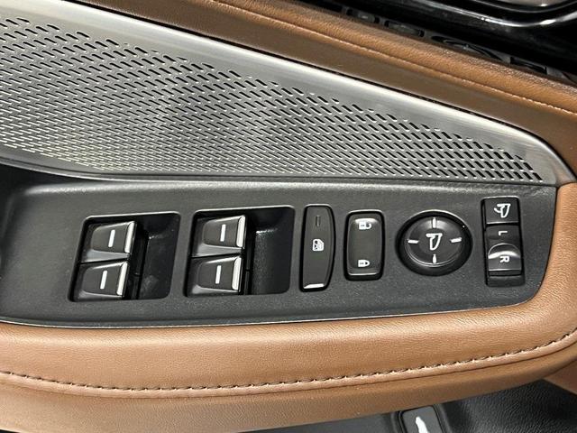 Photo of 2024 Majestic Black Pearl Acura MDX