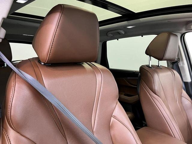 Photo of 2024 Majestic Black Pearl Acura MDX