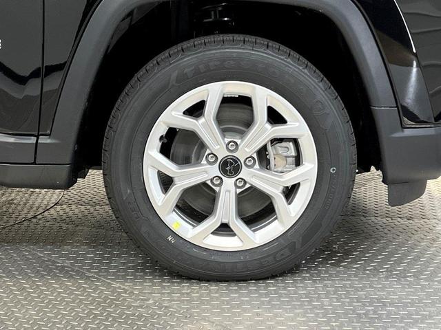 Photo of 2025 Diamond Black Jeep Compass