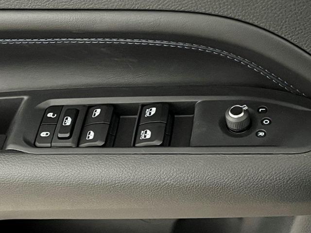 Photo of 2025 Silver Zynith Jeep Compass