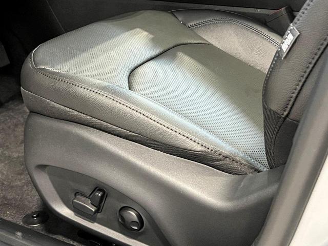 Photo of 2025 Silver Zynith Jeep Compass