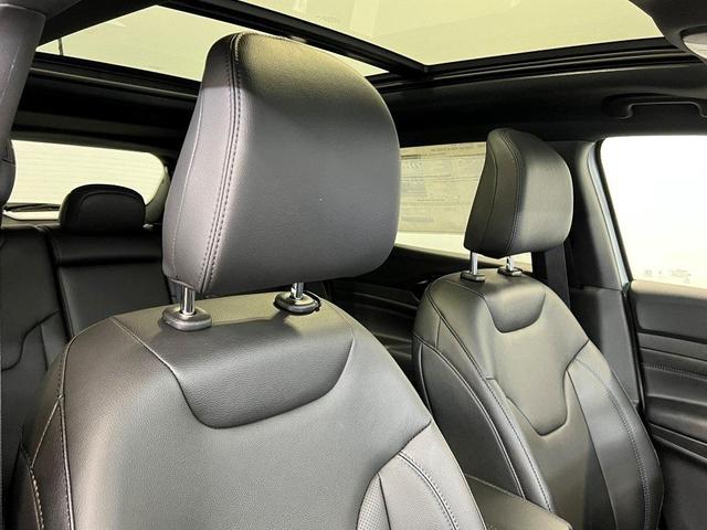 Photo of 2025 Silver Zynith Jeep Compass