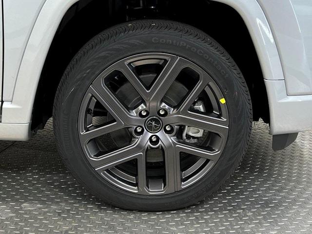 Photo of 2025 Silver Zynith Jeep Compass