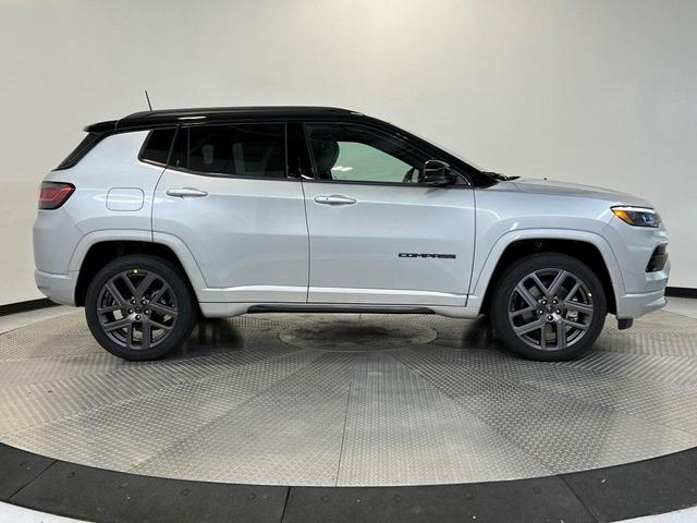 Photo of 2025 Silver Zynith Jeep Compass