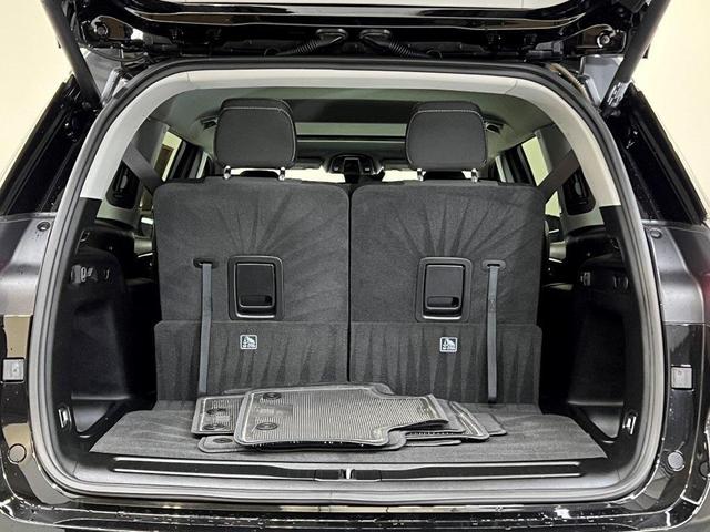 Photo of 2022 Diamond Black Jeep Grand Cherokee L
