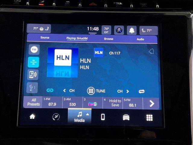 Photo of 2022 Diamond Black Jeep Grand Cherokee L