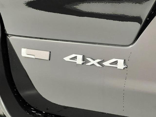 Photo of 2022 Diamond Black Jeep Grand Cherokee L