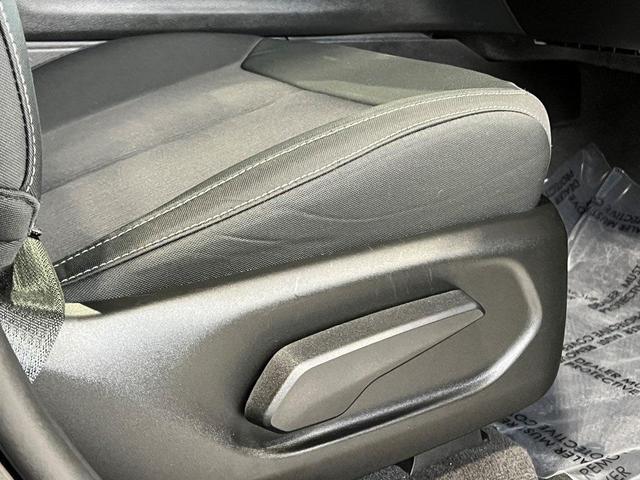 Photo of 2022 Diamond Black Jeep Grand Cherokee L