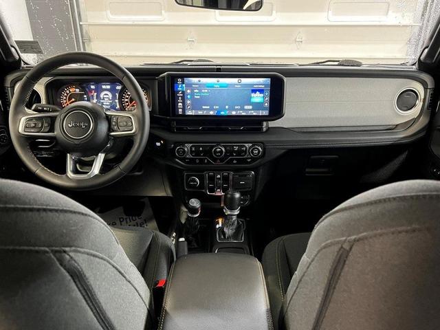 Photo of 2024 Black Clearcoat Jeep Wrangler