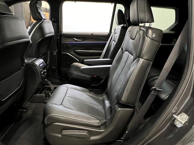 Photo of 2025 Metallic Jeep Grand Cherokee L
