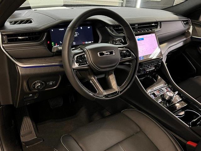 Photo of 2025 Metallic Jeep Grand Cherokee L